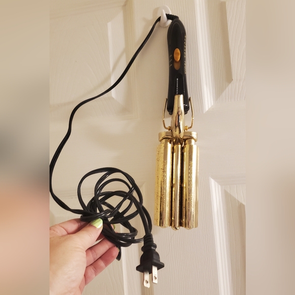 Gold Triple Barrel Hair Waver - Picture 3 of 3